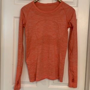 Lululemon size 8 long sleeve swiftly